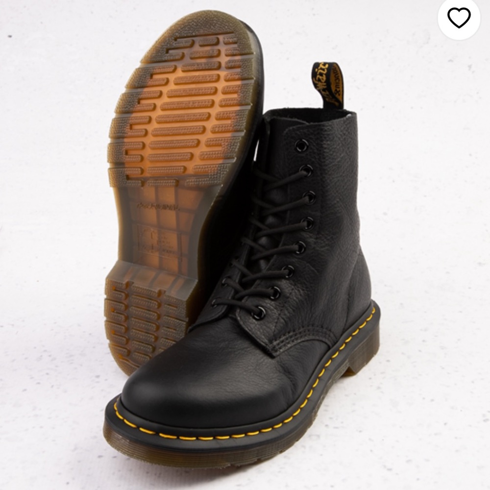 Dr. Martens 1460 Pascal Boots